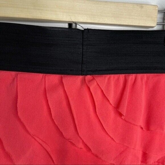 EXPRESS Women Mini Skirt Sz M Ruffle Mech - Picture 6 of 12